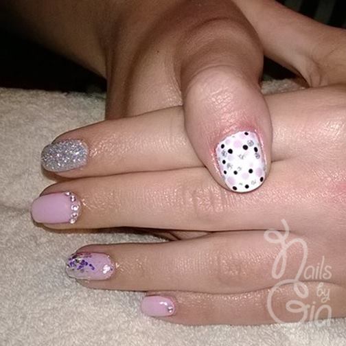 Nails by Gia Αργυροπυπολη περιποίηση νυχιών